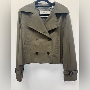 Aritzia Women's Esquire’s Cropped Trench Coat nwt xs